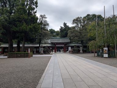 鳥居をくぐってから大殿までの間